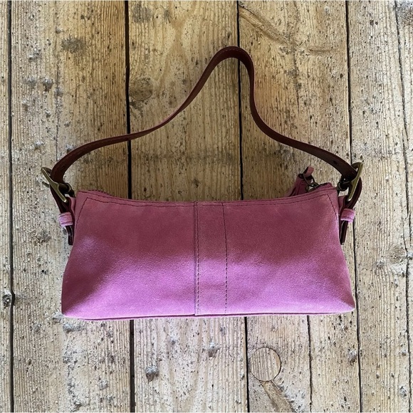 COACH HAMPTONS DEMI PINK SUEDE BAGUETTE 7470 Vintage 2004 Y2K - Picture 2 of 15
